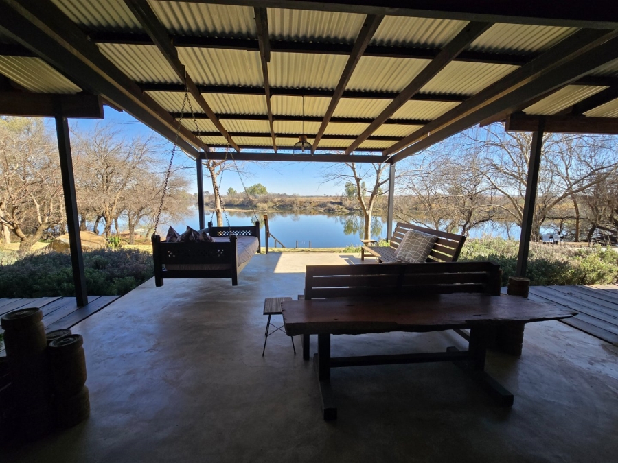 4 Bedroom Property for Sale in Viljoenskroon Rural Free State